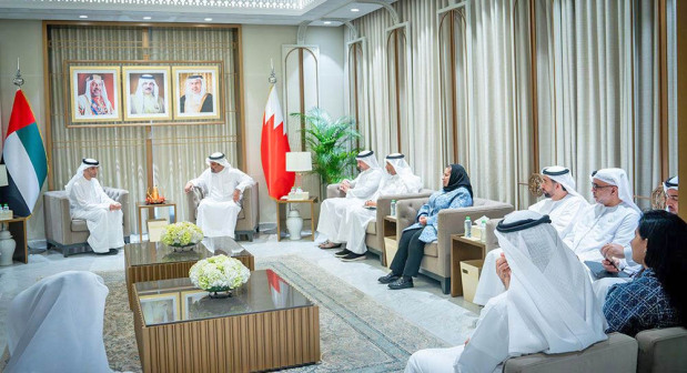 <p>Finance and National Economy Minister Shaikh Salman bin Khalifa Al Khalifa yesterday met UAE Minister of State for Foreign Trade Dr Thani bin Ahmed Al Zeyoudi during his visit to Bahrain. They reviewed Bahraini-UAE co-operation, particularly in the economic and financial domains, and discussed means to strengthen ties. Shaikh Salman highlighted the importance of building on joint achievements and continuing to advance economic integration for the benefit of both countries. He highlighted deep-rooted relations, grounded in strong foundations of collaboration and mutual interests. He also noted the support of His Majesty King Hamad and UAE President Shaikh Mohammed bin Zayed Al Nahyan in promoting ties across various domains.</p>
<div class="explain-selected-button explain-selected-circle"></div>